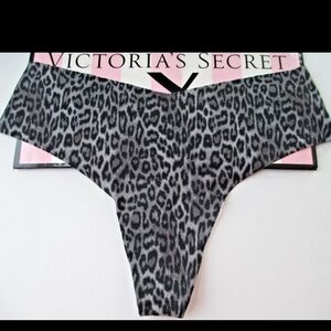 Vctoria's Secret leopard printNo-Show seamless Thong Panty Size medium NWT